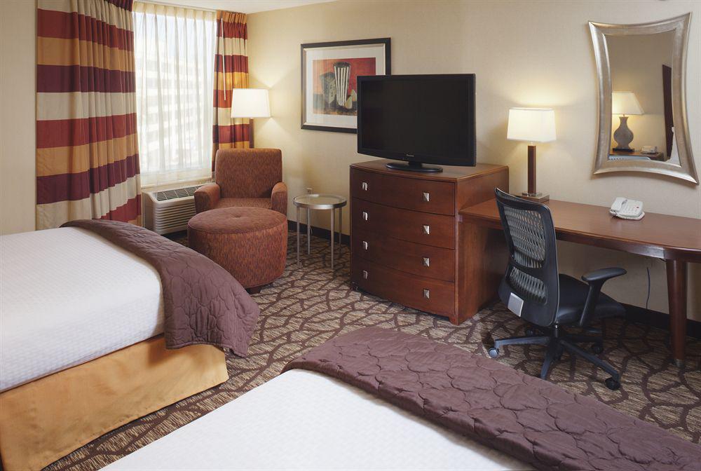 Doubletree By Hilton Джонсън Сити Екстериор снимка