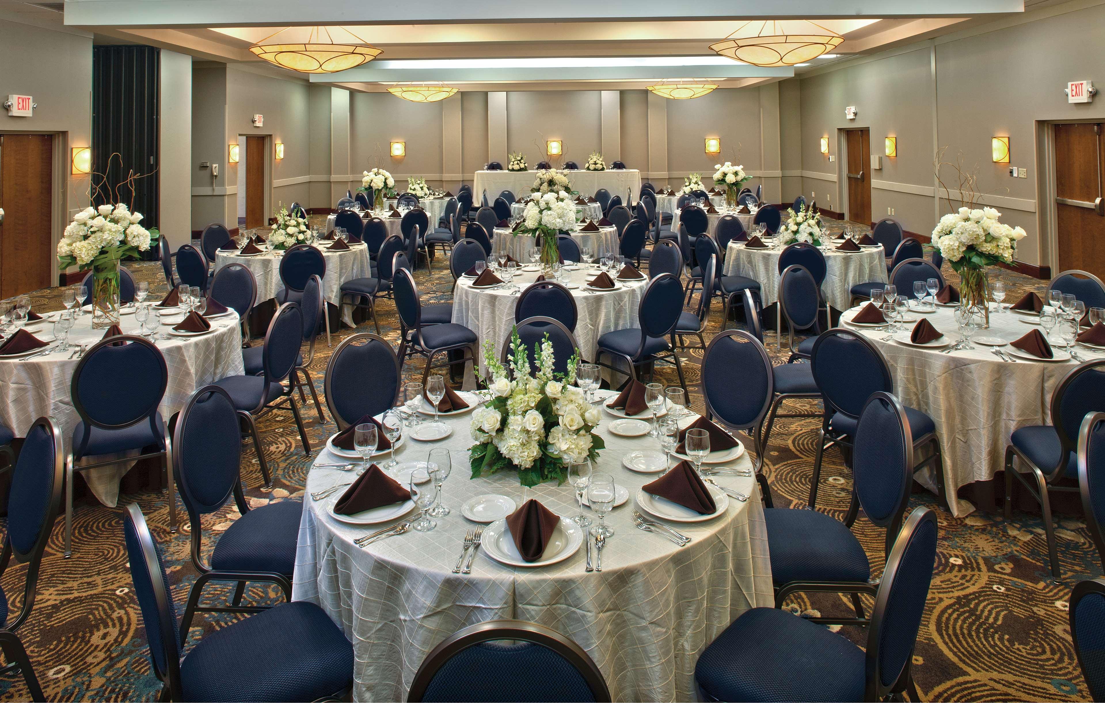 Doubletree By Hilton Джонсън Сити Екстериор снимка