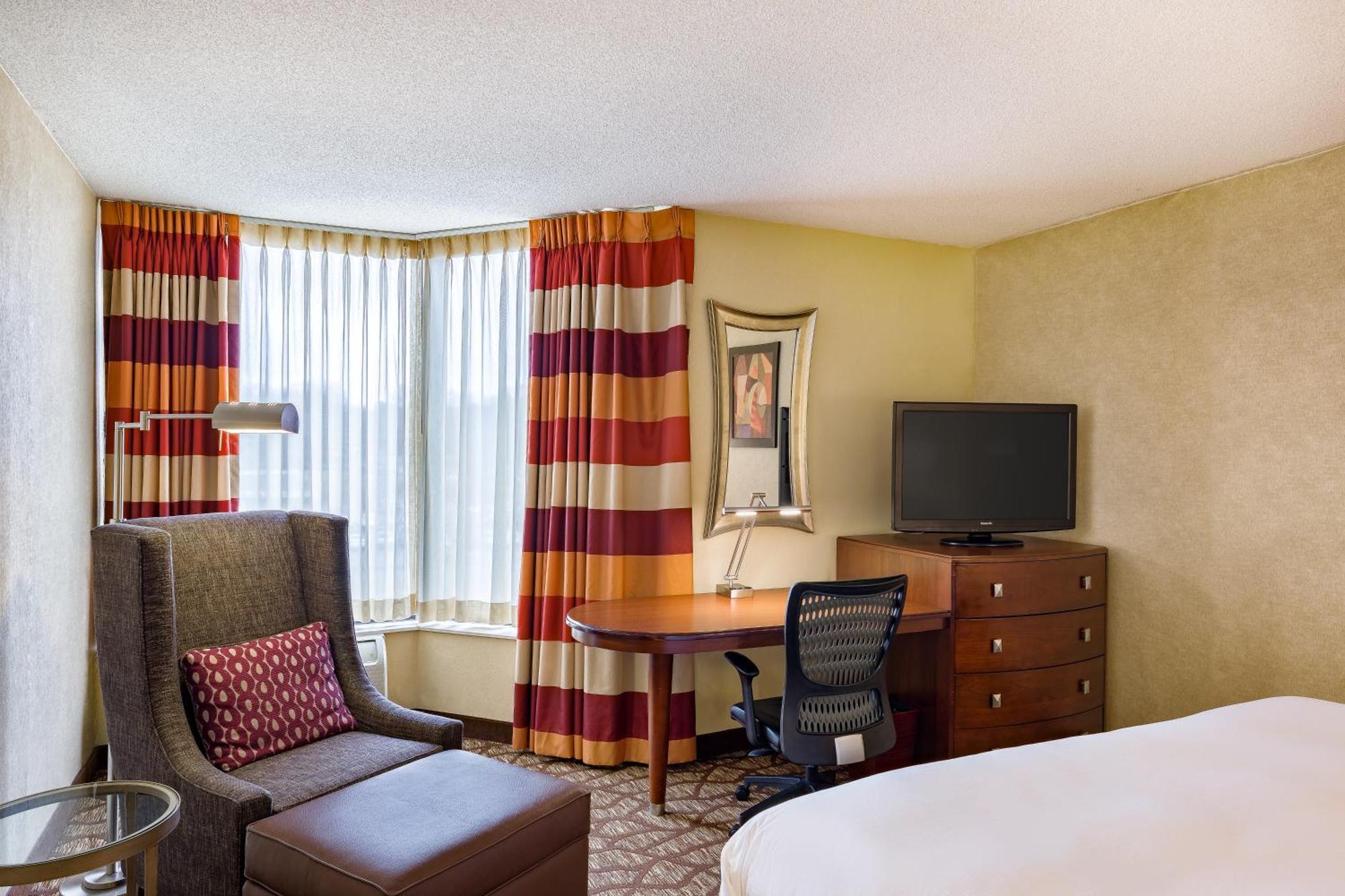 Doubletree By Hilton Джонсън Сити Екстериор снимка