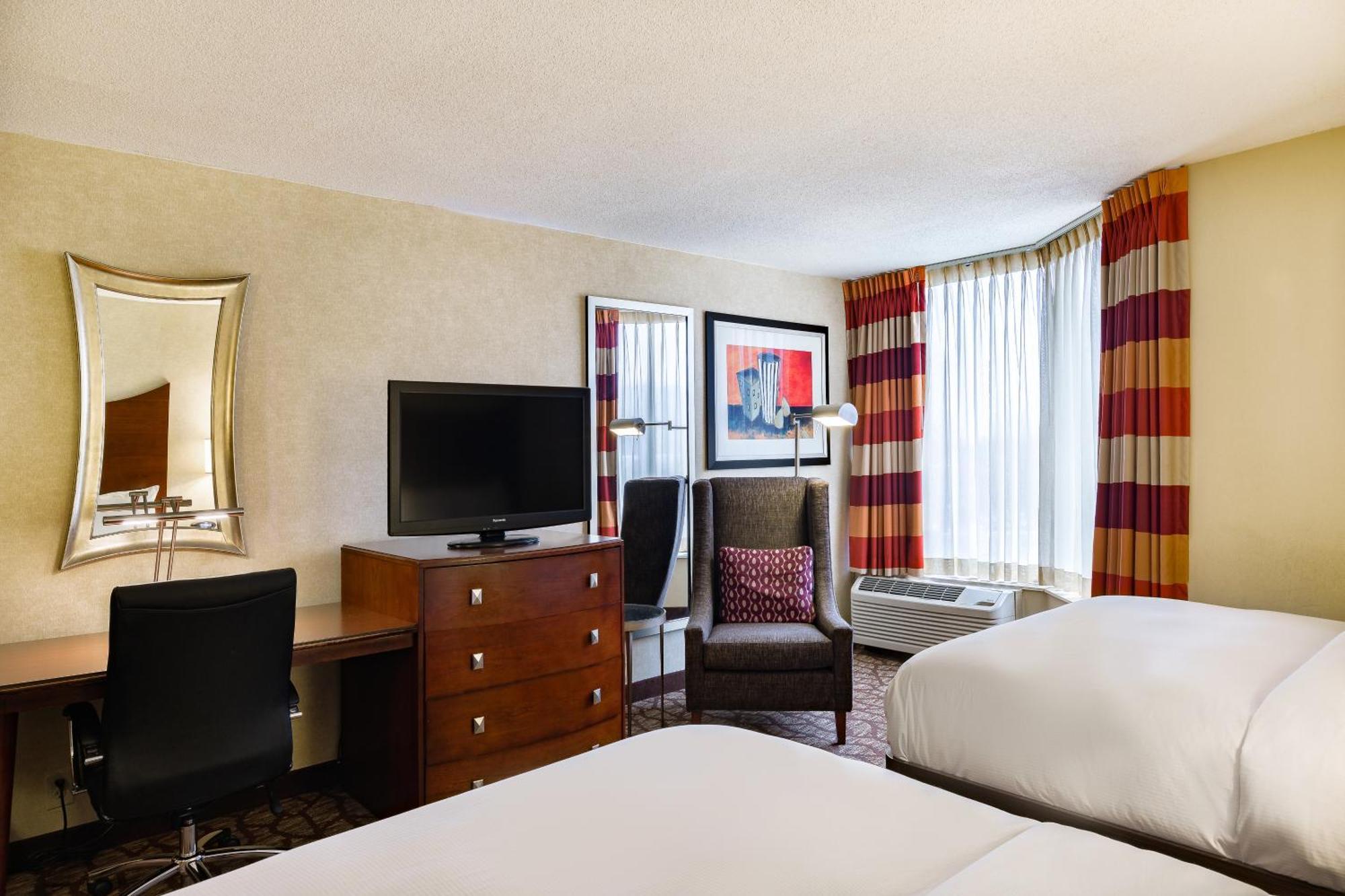 Doubletree By Hilton Джонсън Сити Екстериор снимка