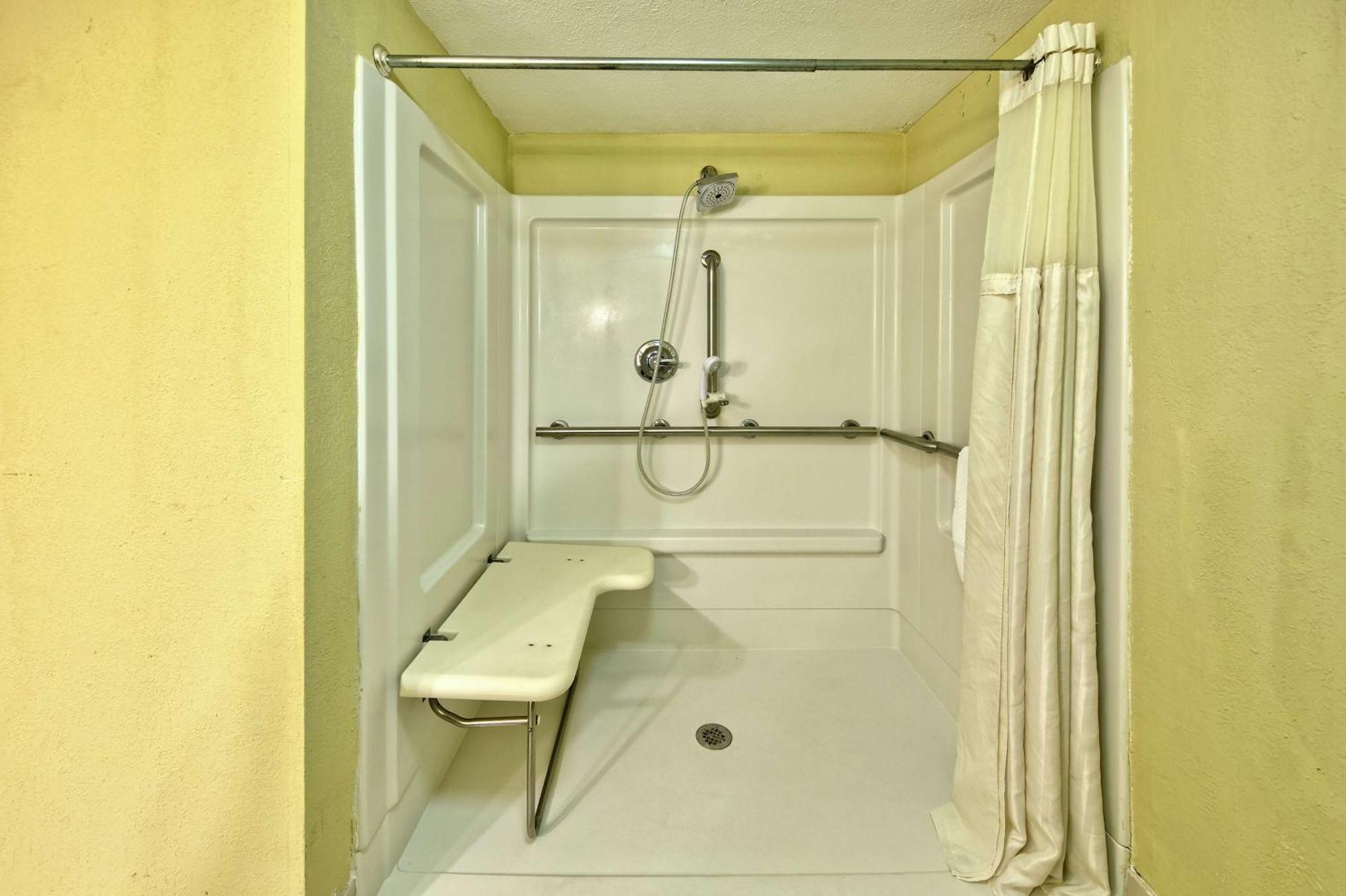 Doubletree By Hilton Джонсън Сити Екстериор снимка
