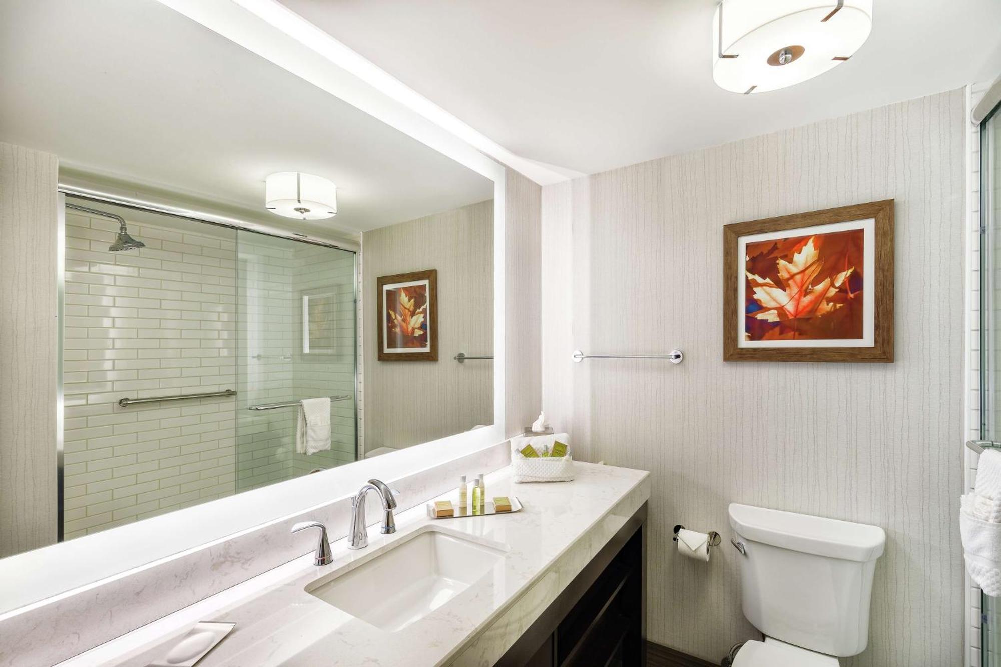 Doubletree By Hilton Джонсън Сити Екстериор снимка