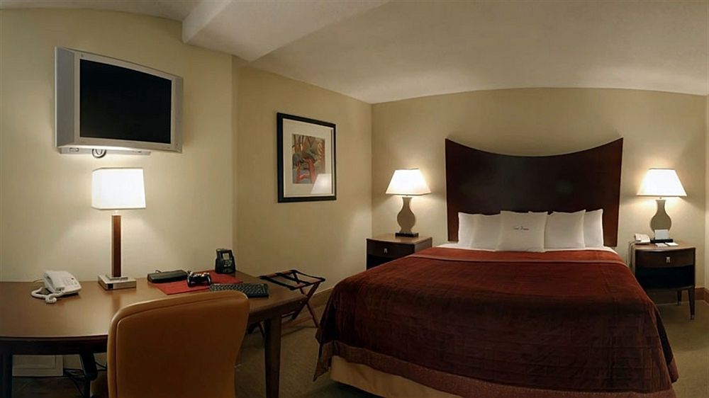 Doubletree By Hilton Джонсън Сити Екстериор снимка